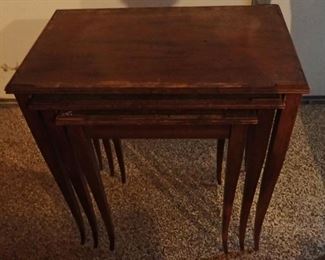 SET OF 3 STACKING TABLE