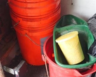 5 GALLON BUCKET