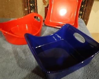LARGE VARIETY OF MULTI SEASON SERVING AND BAKING DISHES / TEMPTATIONS / RACHAEL RAY / PAMPERED CHEF / A FEW OF THE BRANDS