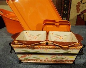 LARGE VARIETY OF MULTI SEASON SERVING AND BAKING DISHES / TEMPTATIONS / RACHAEL RAY / PAMPERED CHEF / A FEW OF THE BRANDS