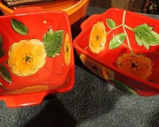 LARGE VARIETY OF MULTI SEASON SERVING AND BAKING DISHES / TEMPTATIONS / RACHAEL RAY / PAMPERED CHEF / A FEW OF THE BRANDS