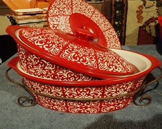 LARGE VARIETY OF MULTI SEASON SERVING AND BAKING DISHES / TEMPTATIONS / RACHAEL RAY / PAMPERED CHEF / A FEW OF THE BRANDS