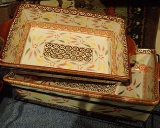 LARGE VARIETY OF MULTI SEASON SERVING AND BAKING DISHES / TEMPTATIONS / RACHAEL RAY / PAMPERED CHEF / A FEW OF THE BRANDS