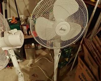 FLOOR FAN