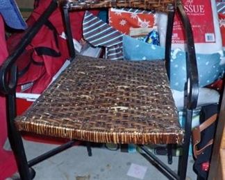 METAL AND WICKER PUB CHAIR