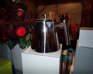TEA POT