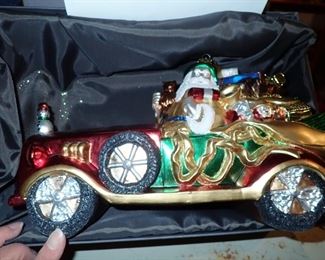 WATERFORD HAND BLOWN SANTA IN VINTAGE CAR IN ORIG BOX