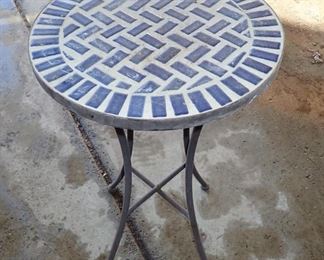 TILE SIDE TABLE