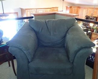 CHAIR & 1/2 WITH MATCHING SOFA GOOD CONDITION JUST CLEANED