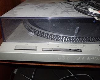 TURNTABLE SYSTEM SL-D202
