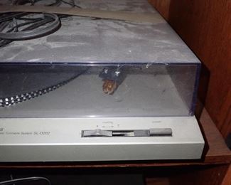 TURNTABLE SYSTEM SL-D202