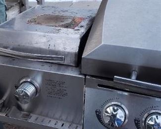 CHAR-BROIL GRILL