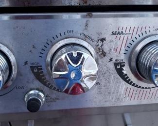 CHAR-BROIL GRILL