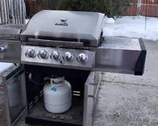 CHAR-BROIL GRILL