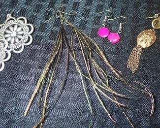 ASSORTED DESIGNER JEWELRY
