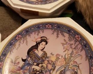 HYDRANGEA MAIDEN PLATES
