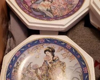 HYDRANGEA MAIDEN PLATES