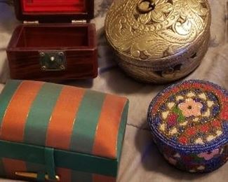 ASSORTED JEWELRY BOXES
