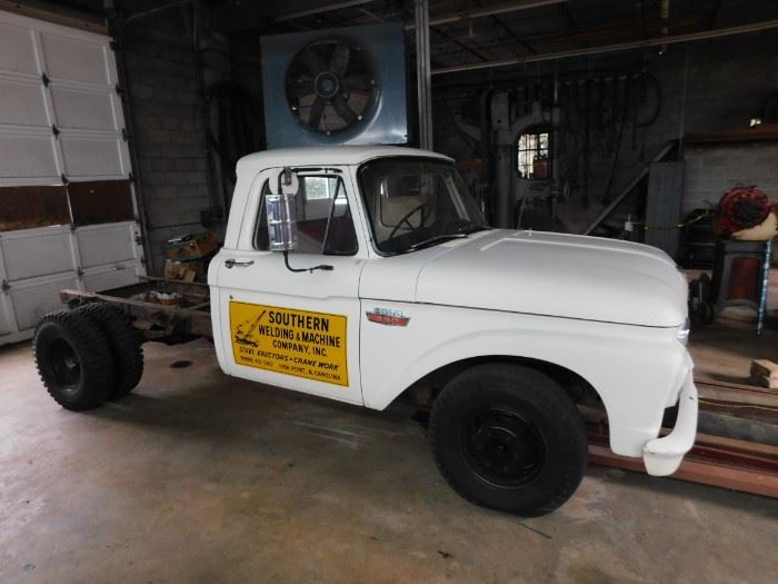 1966 Ford F350 Truck(Runs Great/63,000 miles/Needs Bed)