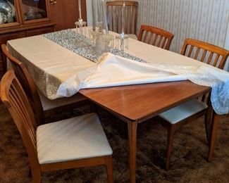 Barnhardt Dining Room Table and Chairs