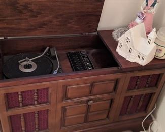 Console Stereo/Record Player