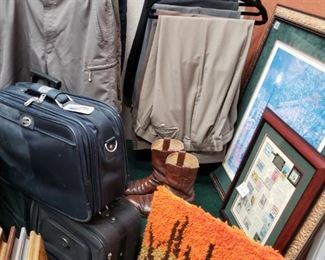 Men's Pants
Boots
Suitcases