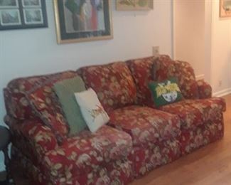 Three-cushion sofa, Lawson style, in floral upholstery