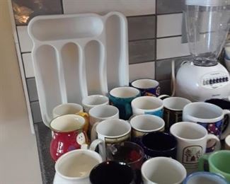 Coffee mugs, drawer organizer, blender