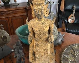 Thailand 18c gilded bronze jumbupate Buddha with crown