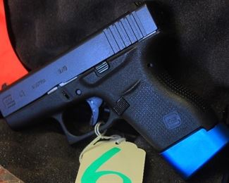 6 GLOCK 43 9MM AUTO 2-MAGS, CASE