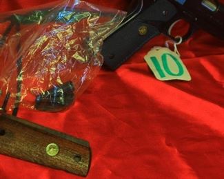 10 COLT 1911 MK IV SERIES 70 45 AUTO 1971, GOVERNMENT MODEL, ORIGINAL PARTS & GRIPS