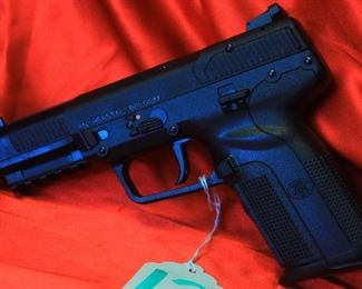 12 FN FIVE SEVEN 5.7X28 PISTOL/AUTO 2-20 ROUND MAGAZINES, CASE