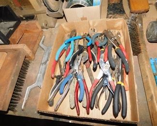 Pliers