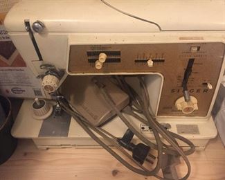 Singer Touch & Sew Deluxe Zig Zag Model 630 Sewing Machine