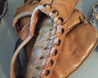 Vintage Pee Wee Reese Baseball Glove