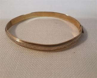 585 bracelet and 3 rings