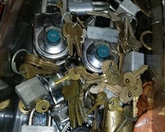 locks with keys and keys without locks