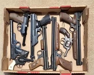 LARGE LOT OF VINTAGE AIR & STARTING PISTOLS