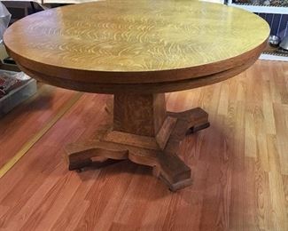 VINTAGE ANTIQUE TIGER OAK TABLE.