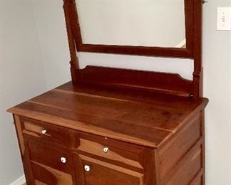 CHERRY WOOD MIRRORED DRESSER