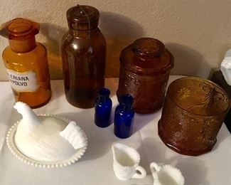 ANTIQUE AMBER APOTHECARY COVERED JAR,  RARE AMBER LIGHTNING JAR AND PAIR OF OLD AMBER TOBACCO JARS