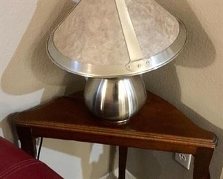 NICE VINTAGE TABLE LAMP & TRIANGLE TABLE.