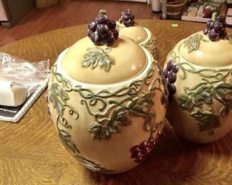 PREMIUM QUALITY GRAPE CANNISTERS