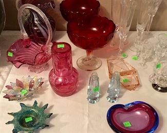 VINTAGE QUALITY FENTON & OTHER ART GLASS & CRYSTAL.