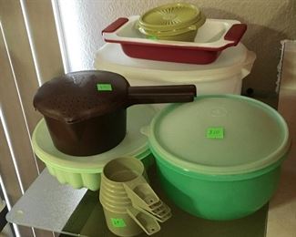 VINTAGE TUPPERWARE