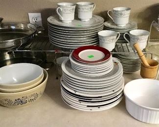 MORE VINTAGE PYREX & QUALITY DINNERWARE.