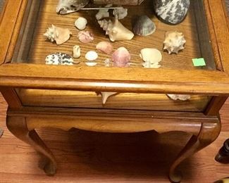 NICE WOOD GLASS DISPLAY CABINET. 