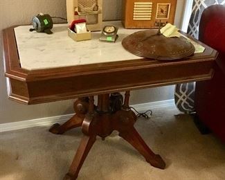 NICE ANTIQUE EASTLAKE MARBLE TOP TABLE.