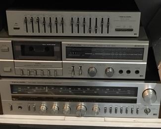 VINTAGE REALISTIC HI FI SYSTEM AND CASSETTE TAPE DECK.