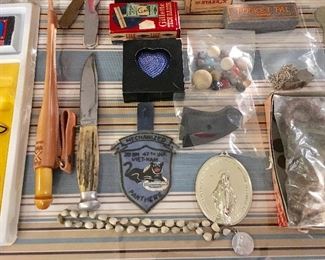 VINTAGE MILITARY PATCH, KNIVES, AND COLT PISTOL HANDLE